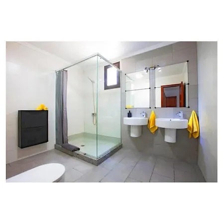 Iris Villa Puerto del Carmen (Lanzarote)